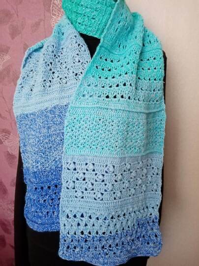 Häkelanleitung für den vielseitigen Schal Vroni 2.0 mit 14 Mustern