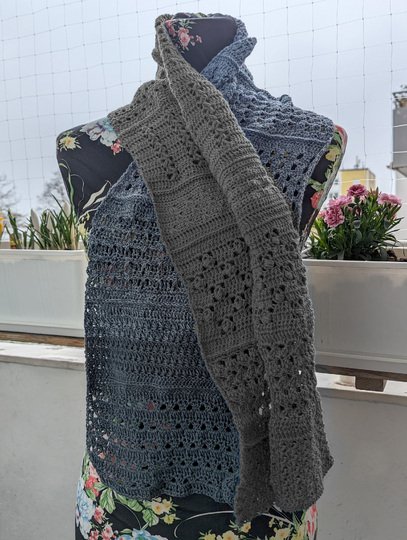 Häkelanleitung für den vielseitigen Schal Vroni 2.0 mit 14 Mustern