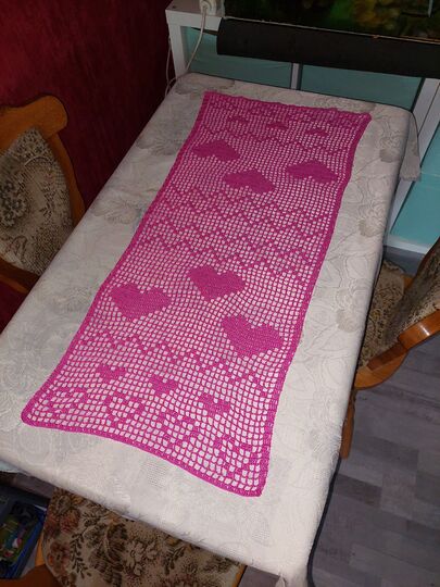 Tischläufer Herzen häkeln