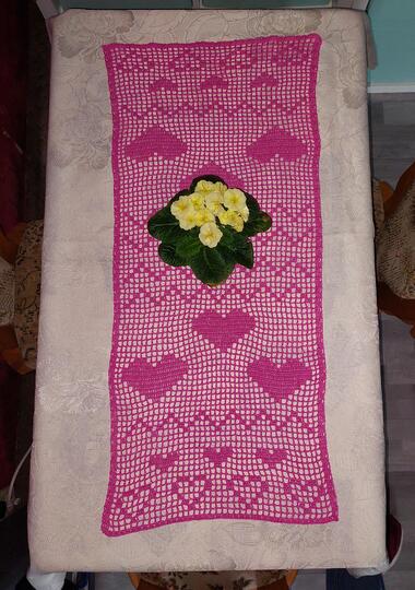 Tischläufer Herzen häkeln