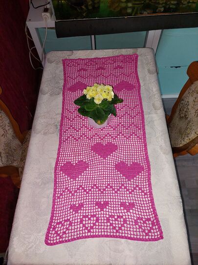 Tischläufer Herzen häkeln