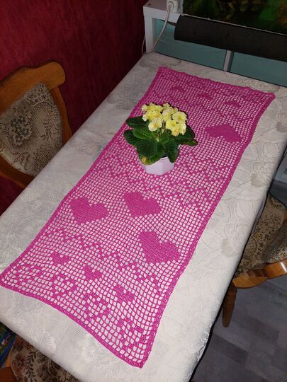 Tischläufer Herzen häkeln