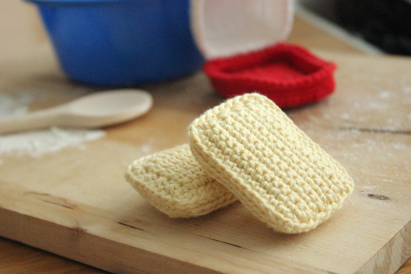 Häkelanleitung "Kleine Butterdose mit zwei Stück Butter"