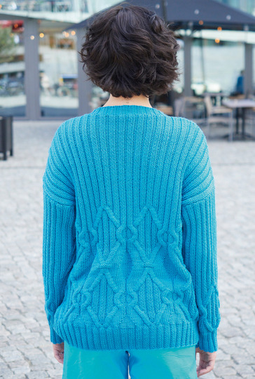 Pulli mit Rautenzöpfen und Rippen