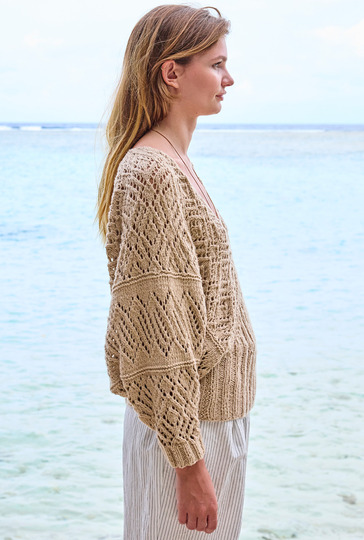 Extravaganter Fledermauspulli im sommerlichem Design