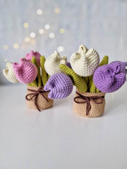 Crochet tulips flower bouquet in the pot