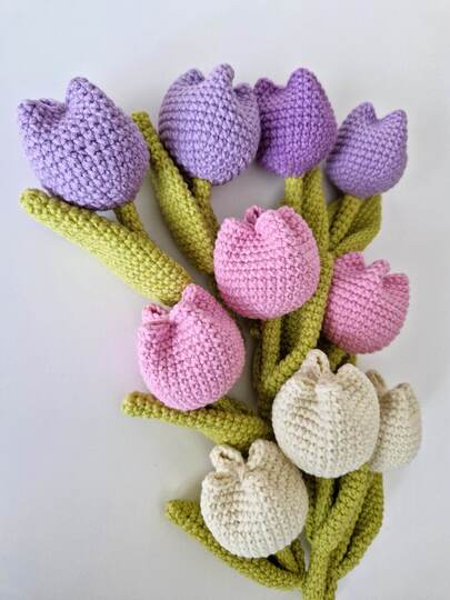 Crochet tulips flower bouquet in the pot