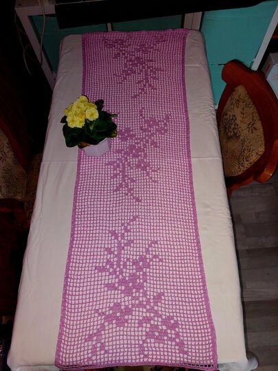 Tischläufer Blumen häkeln