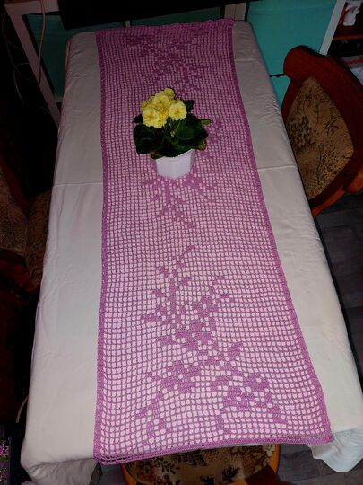 Tischläufer Blumen häkeln