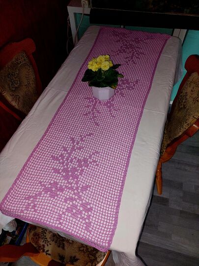 Tischläufer Blumen häkeln