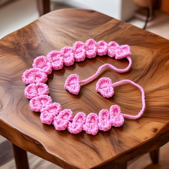 Crochet Hearts Headband Pattern + Video Tutorial, Easy Hairband PDF