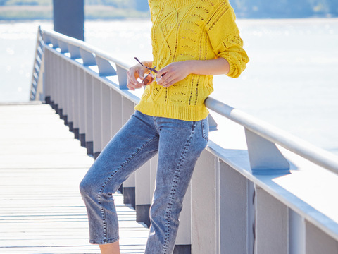 Sonnengelber Ajour-Pulli