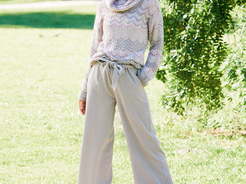 Zarter Pulli mit Loopkragen