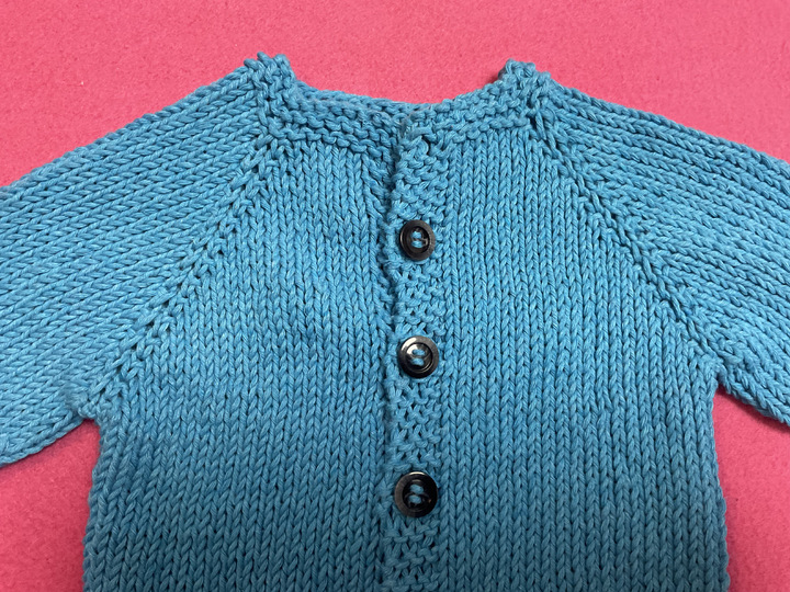 Die einfachste! Raglan Babystrickjacke Gr. 52 100 Gramm Wolle und los gehts