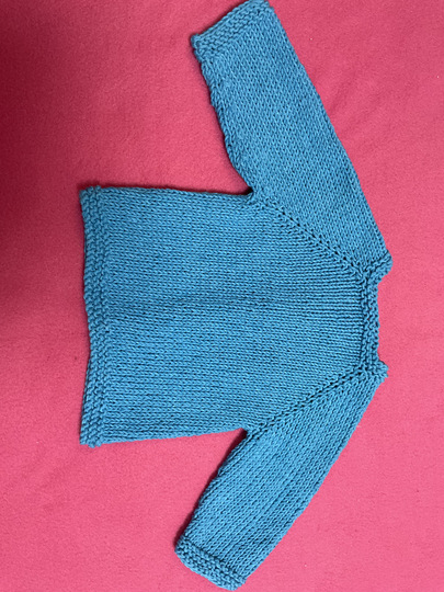 Die einfachste! Raglan Babystrickjacke Gr. 52 100 Gramm Wolle und los gehts