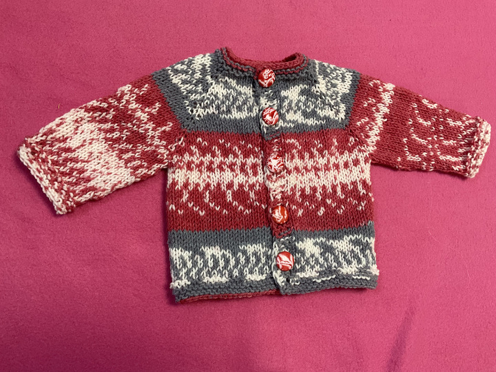 Die einfachste! Raglan Babystrickjacke Gr. 52 100 Gramm Wolle und los gehts