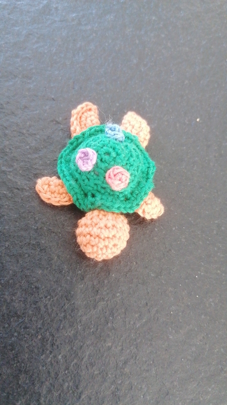 Schildkröte mit Blumen - Bild 7