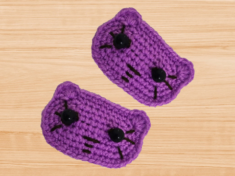 A crochet kitty Hair clip PDF pattern