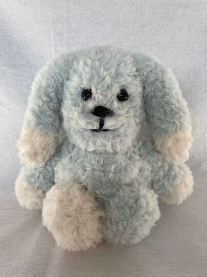 Häkelanleitung: So häkelst du bezaubernde Hasen aus Chenillewolle