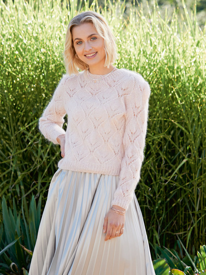 Flauschiger Pulli in Puder