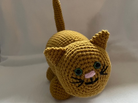 Garry - die süße Katze zum Selberhäkeln mit festem Baumwollgarn