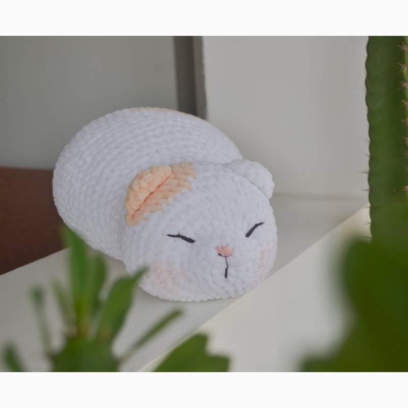 Cat Crochet pattern:  Marshmallow Kittie