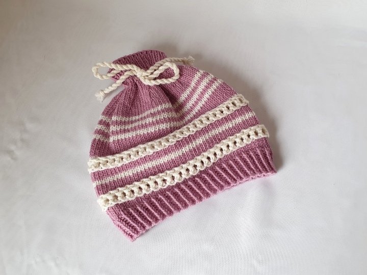 Strickanleitung Baby-Mütze mit Lochmuster, ca. 0 - 6 Monate   #315