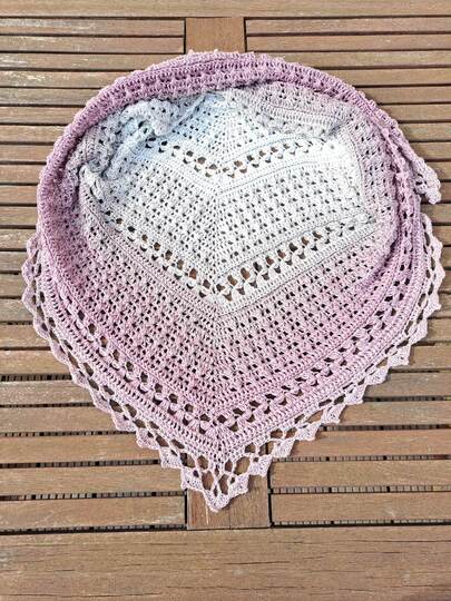 Häkelanleitung Spring Romance: Symmetrisches und asymmetrisches Häkeltuch