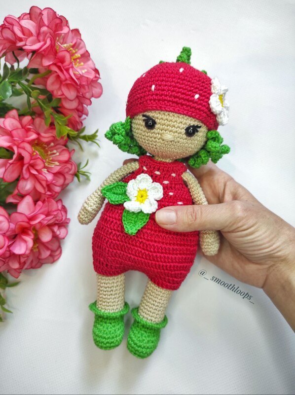 Master class Doll in a strawberry costume. Crochet Amigurumi doll.