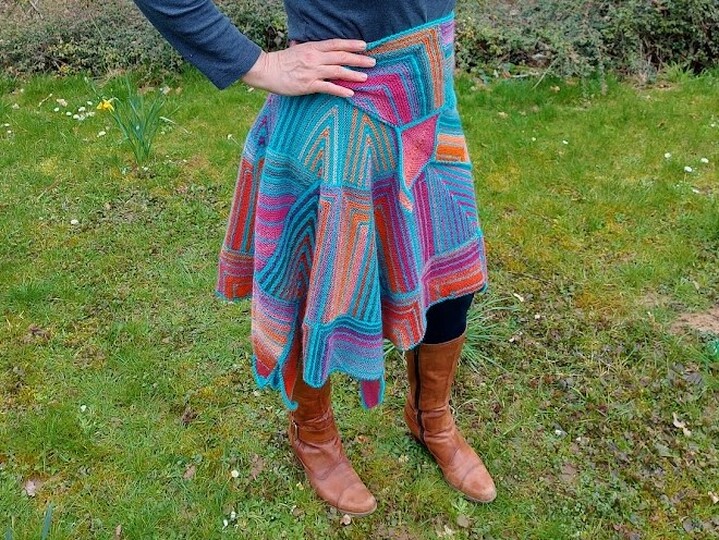 Karlmilleniumfalke, a cloth for all occasions