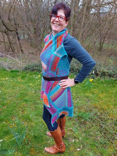 Karlmilleniumfalke, a cloth for all occasions
