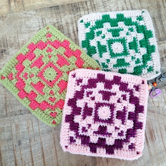 "Eono" (Sechs) - 6 Quadrate in Mosaikhäkeltechnik