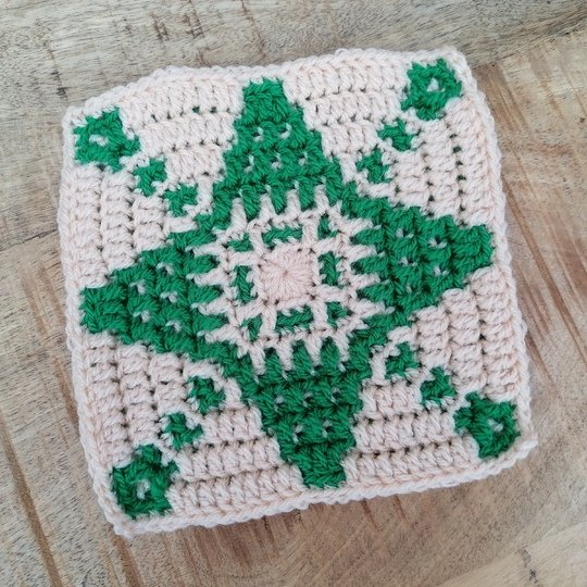 "Eono" (Sechs) - 6 Quadrate in Mosaikhäkeltechnik