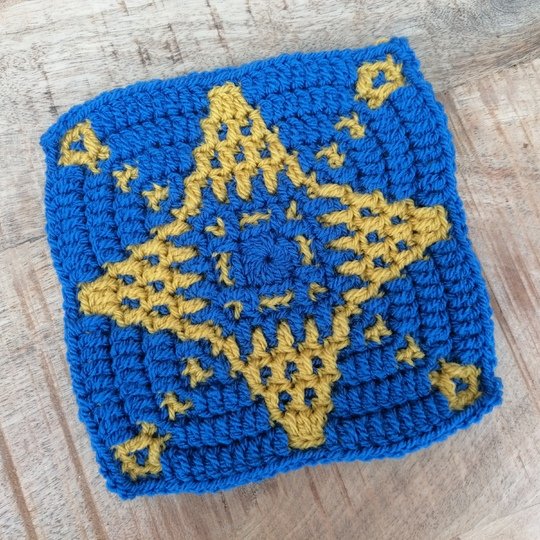 "Eono" (Sechs) - 6 Quadrate in Mosaikhäkeltechnik