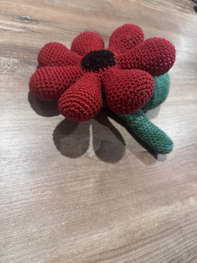 Blume Bella - Eine bezaubernde Häkelanleitung für besondere Anlässe