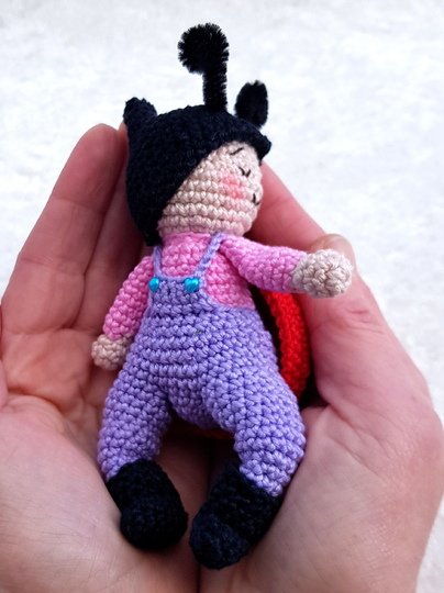 Häkelanleitung: Kleiner Marienkäfer zum Nacharbeiten