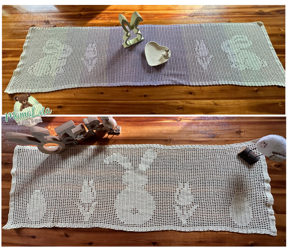 Collage mit zwei Ansichten eines hellbeigen gehäkelten Tischläufers mit Hasen- und Karottenmotiven auf einem Holztisch.