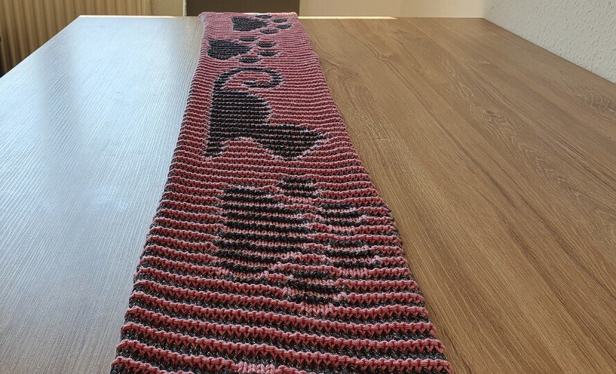 Katze und Pfoten, Schal, Schattenstricken, Illusionsstricken, Motivschal