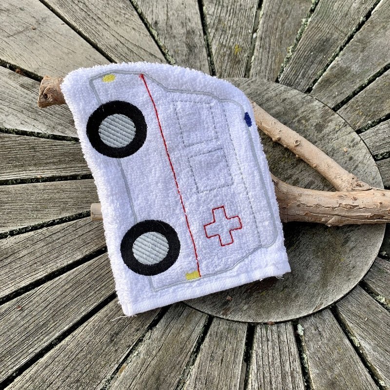 Krankenwagen Waschlappen Stickdatei  ITH 13x18 Waschhandschuh RTW Rettungsw