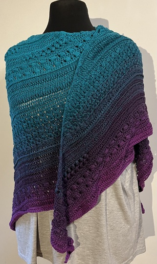 Häkelanleitung Laluna flaches Dreieckstuch gehäkelt