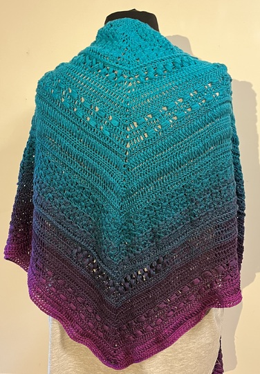 Häkelanleitung Laluna flaches Dreieckstuch gehäkelt