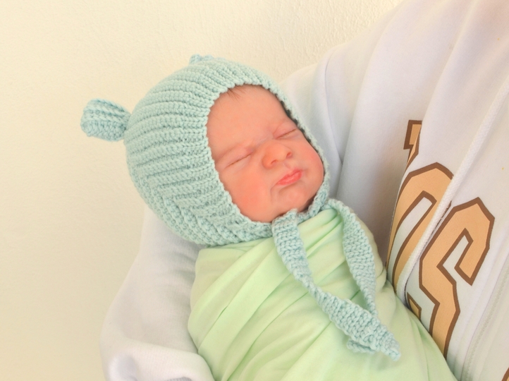 Crochet baby bonnet pattern, infant hat with ears, PDF pattern tutorial