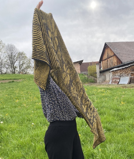 Stola Blütenranken Schattenstricken