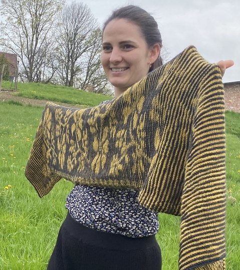 Stola Blütenranken Schattenstricken