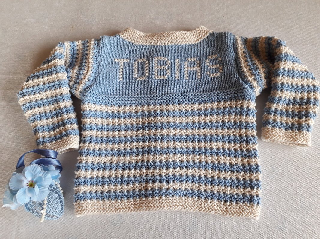 Strickanleitung Babyjacke mit Wunschnamen, Buchstabenliste inclusive