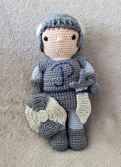 Crochet a Knight – Amigurumi Figure approx. 25 cm with Shield and Sword – P