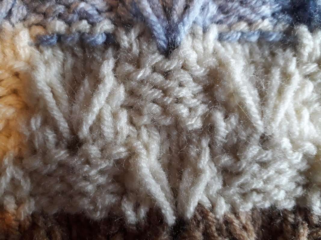 Knitting pattern baby blanket with name, size 70x75 cm. with gradient wool