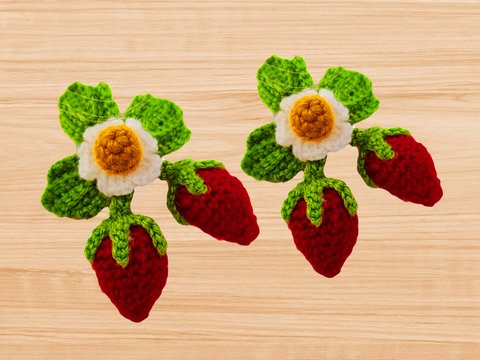 Häkelanleitung für Erdbeer-Haarspange