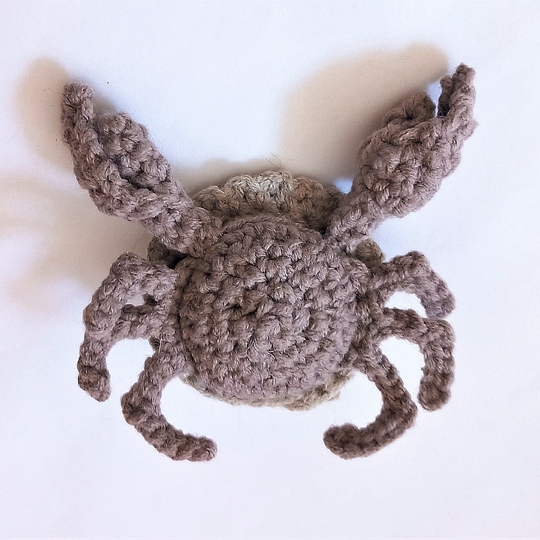 Crab Crochet Pattern & Video. Mini Amigurumi Keychain