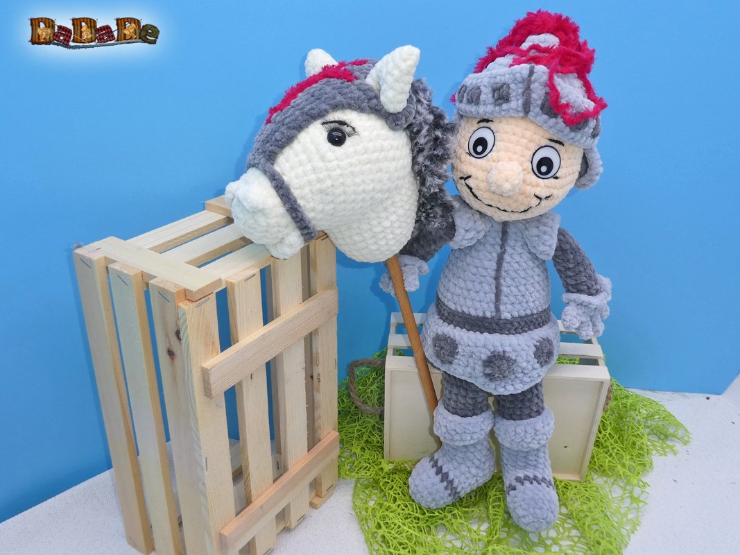 Glücks-Ritter mit Pferd, Häkelanleitung von DaDaDe